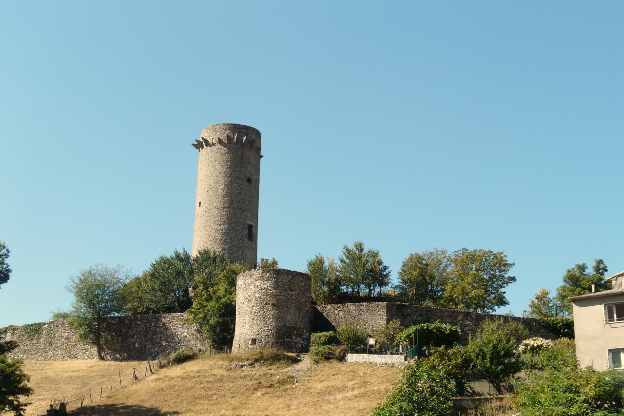 Castle of Comano